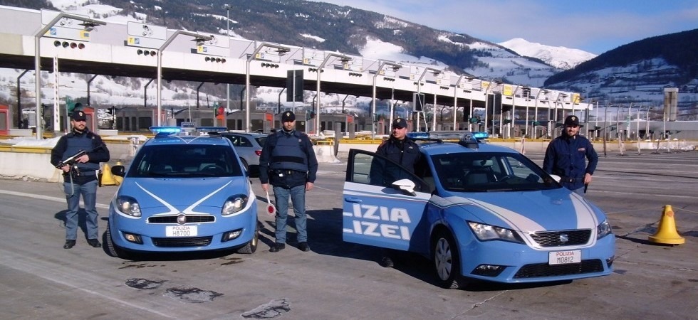 Viaggia con un fusto di gasolio da 200 litri ma tenta di occultarlo con un parasole: multato e denunciato dalla polizia